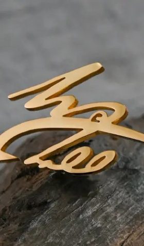 gold-signature-arrow-custom-lapel-pins-hor-al-anz