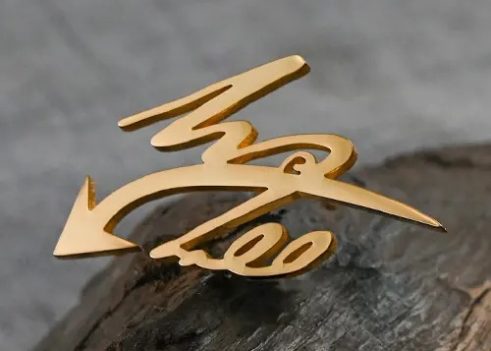 gold-signature-arrow-custom-lapel-pins-hor-al-anz