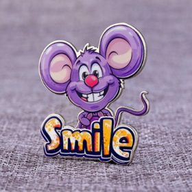 smile-mouse-custom-lapel-pins-deira